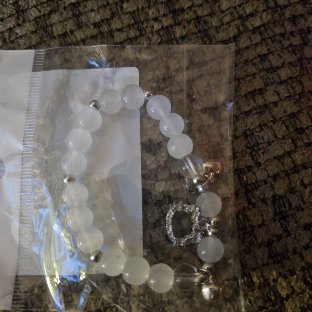 Hello Kitty Silver Elegant White Beaded Bracelet